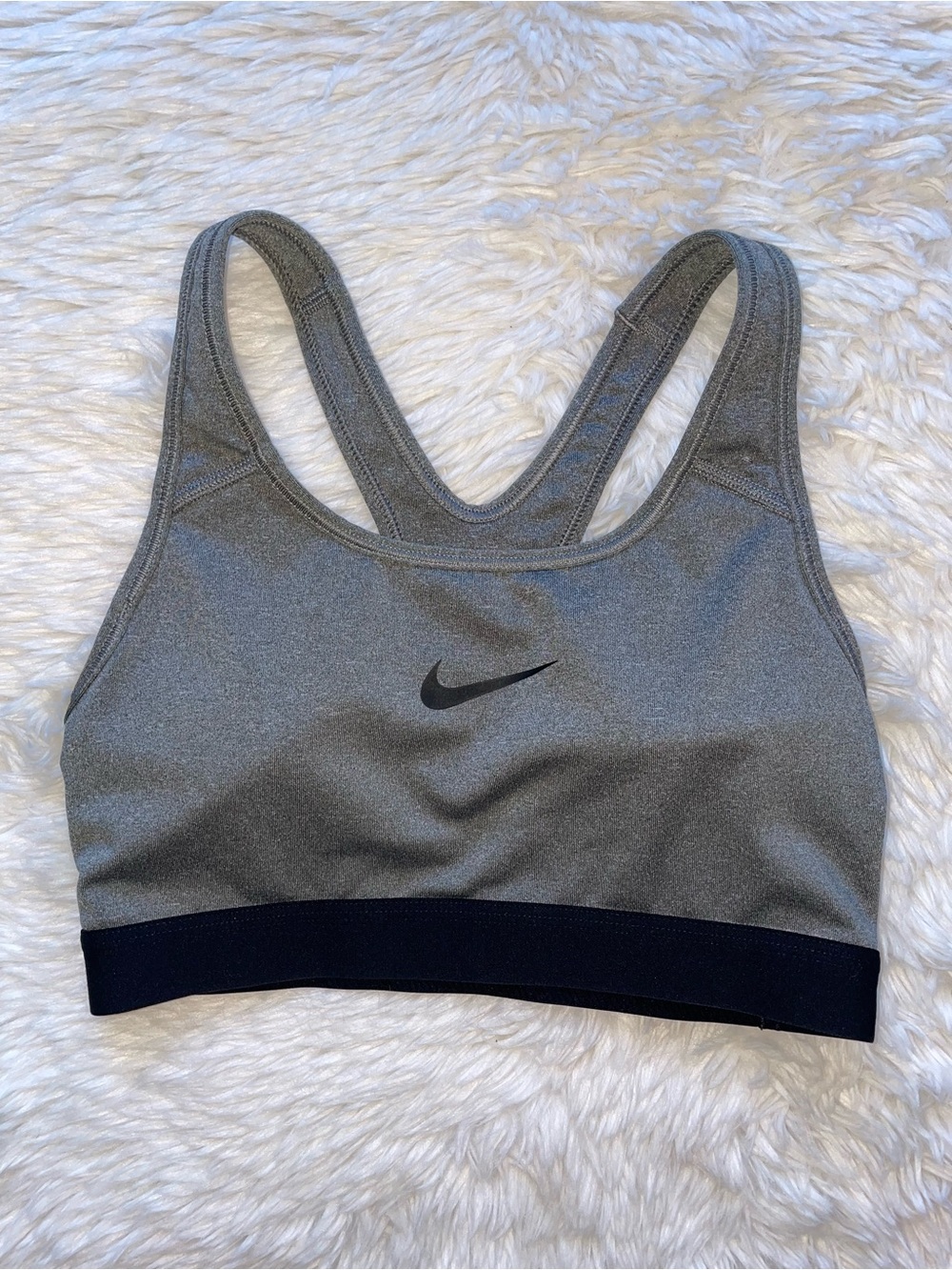 Nike gray sports bra dri fit women’s S small removable pads padded gym workout